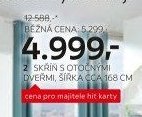 skříň s otočnými dveřmi