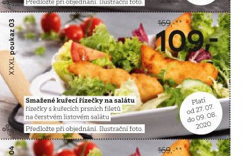 Smažené kuřecí řízečky na salátu