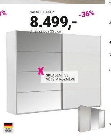 Šatní skříň s posuvnými dveřmi (uprostřed)