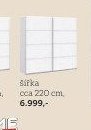 Skříň s posuvnými dveřmi, šířka cca 220 cm