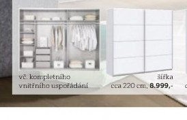 Skříň s posuvnými dveřmi šířka cca 220 cm