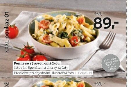 Penne se sýrovou omáčkou, listovým špenátem a cherry rajčaty