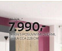 Skříň s posuvnými dveřmi