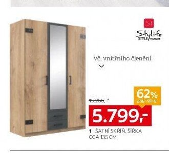 1 ŠATNÍ SKŘÍŇ, ŠÍŘKA CCA 135 CM