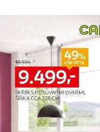 Skříň s posuvnými dveřmi