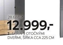 skříň s otočnými dveřmi