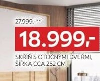 Skříň s otočnými dveřmi