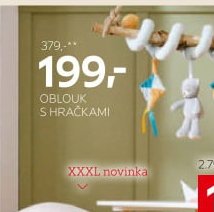 Oblouk s hračkami