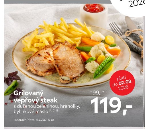 Grilovaný vepřový steak s dušenou zeleninou, hranolky, bylinkové máslo