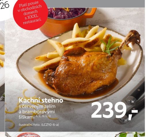 Kachní stehno s červeným zelím a bramborovými šiškami